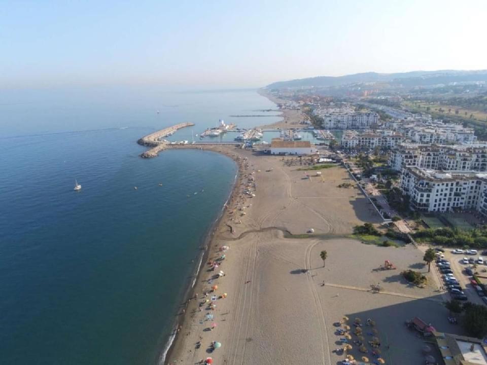 Castillo de Sabinillas Personal Y Coqueto En Primerisima Linea De Playa, En La Costa Del Sol. Puerto De La Duquesa מראה חיצוני תמונה